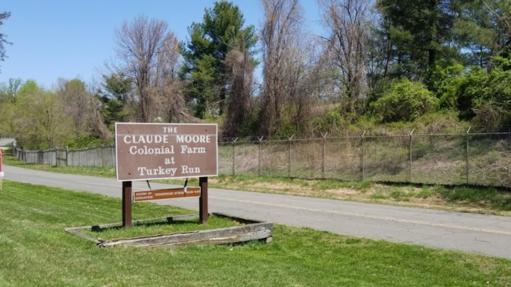 Claude Moore Colonial Farm